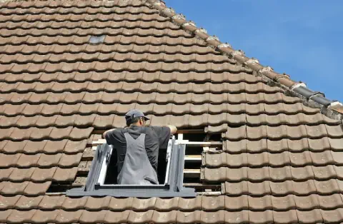 Pose de velux à Jarnac Champagne